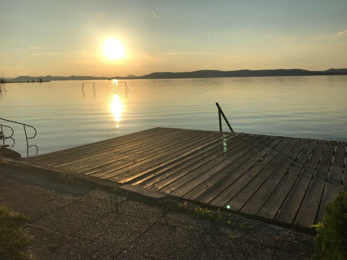Sunny Private Beach Balatonlelle Exterior photo